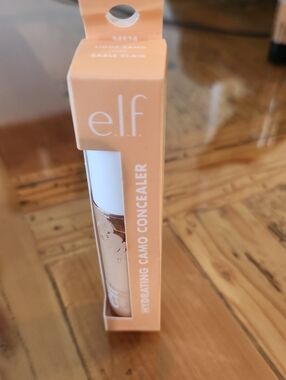 e.l.f. Hydrating Camo Concealer Light Sand NIB Unused